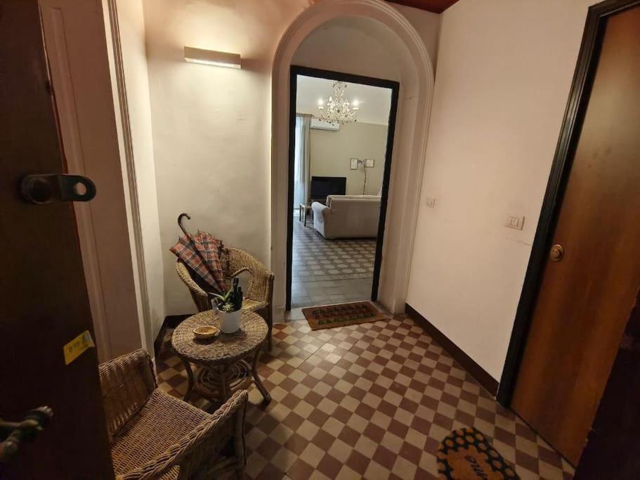Retroetnea - Appartamento In Centro Storico - Con Camere Comunicanti كاتانيا المظهر الخارجي الصورة